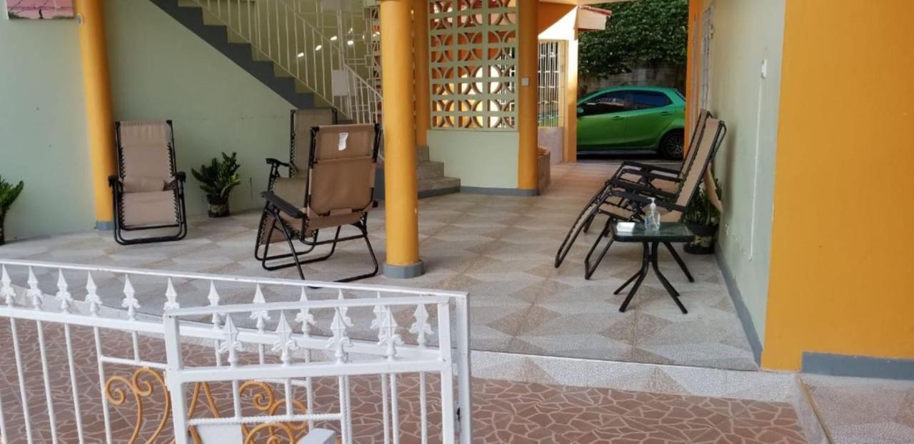 Chaudhry Holiday House Montego Bay Exterior photo